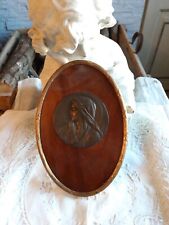 medaille de la  vierge SUR FOND BOIS ENTOURAGE style louis xvi SIGNE RUFFONY