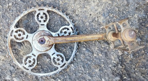 Pedalier ancien de - *,