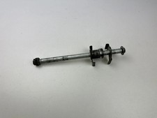 AXE ROUE ARRIERE KAWASAKI ER5