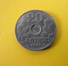 RARE ERREUR DE FRAPPE 20 CTS 1942 NON PERFOREE , NON TROUEE