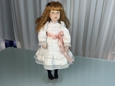 Poupée ancienne poupée en porcelaine 37 cm. État = voir photos.