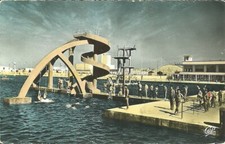 CASABLANCA-LE TOBBOGAN DE LA PISCINE ET LE PLONGEOIR-ANNEES 50/60