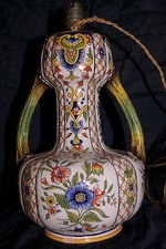 DESVRES, FOURMAINTRAUX-COURQUIN, VASE AUX DEUX ANSES, fin XIXème, début XXème, 