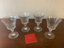 19 verres à vin blanc modèle Bologne cristal Baccarat (prix à la pièce)