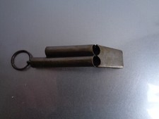 ANCIEN SIFFLET TYPE CHASSEUR SCOUT