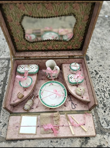 Jolie coffret poupée - de,