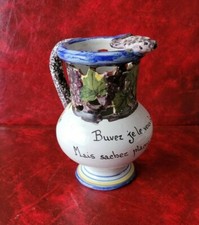 Pichet trompeur à motif de