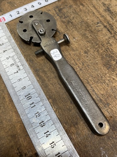 Old tool outil ancien baille - old, ancien,