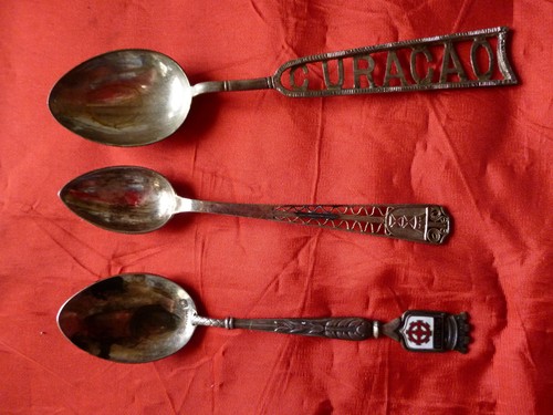 Petites cuilleres de - 3,