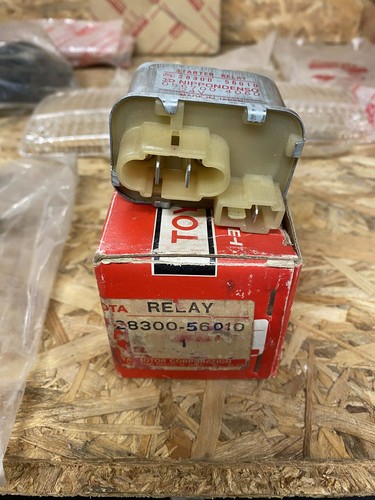 Relay volts toyota - toyota, land