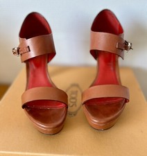 CHAUSSURES SANDALES TOD'S  TAILLE 36   EN BON ETAT