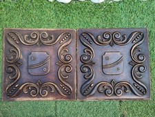 2 PLAQUES PANNEAUX EN STUC SCULPTE RINCEAUX ET BLASON 33CMX33.5CM I192