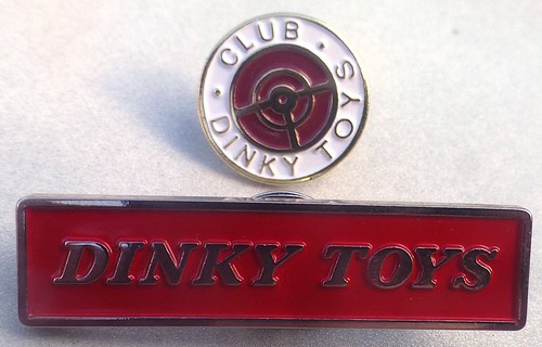 Pins club dinky - 2,