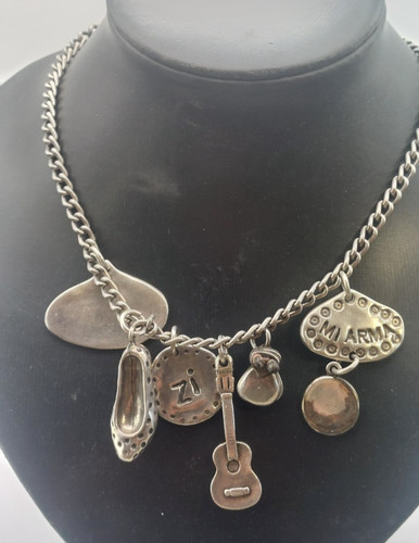 Ancien collier avec pendentifs