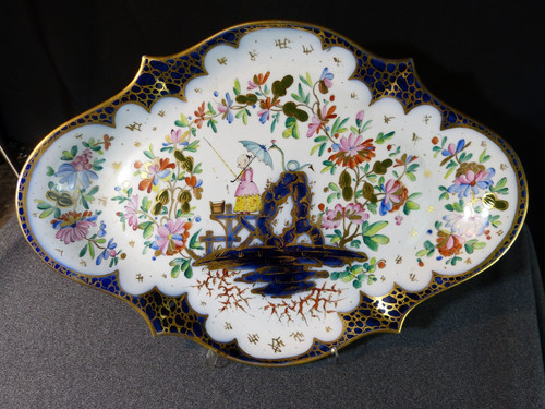 Grand plat ancien - , en