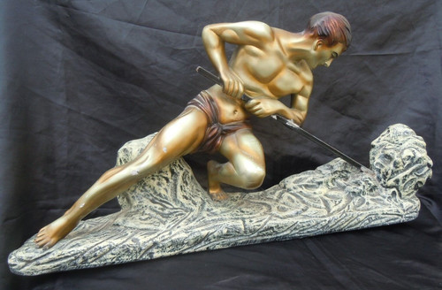 Sculpture homme athletique