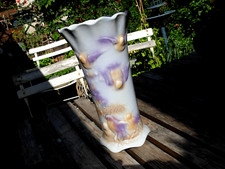 Beau vase ancien  en barbotine