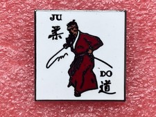 T20 Pin's Judo JU DO Kanji Winner Vintage Martial Arts Badge Japan 1990s Rouge