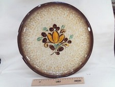 Plat rond en faïence Boch la