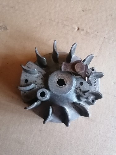 Volant moteur - , (origine)
