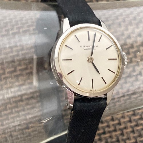 Montre bracelet pour femme - montre-bracelet, iwc