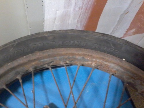Roue pour moto ancienne - moto,
