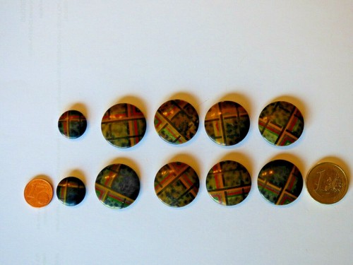 LOT série 8+2 jolis boutons