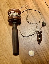 outils anciens,old tool,beau fil à plomb en cuivre jaune et sa bobine du XIX éme