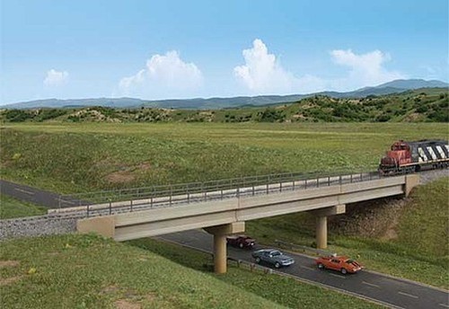 Pont ferroviaire long - À,