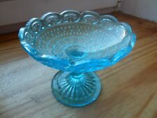 Ancienne petite Coupe sur pied Baguier en Verre Moulé BLEU
