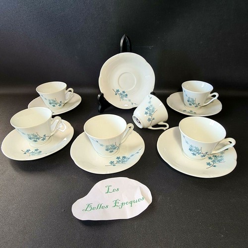Tasses soucoupes à - ,