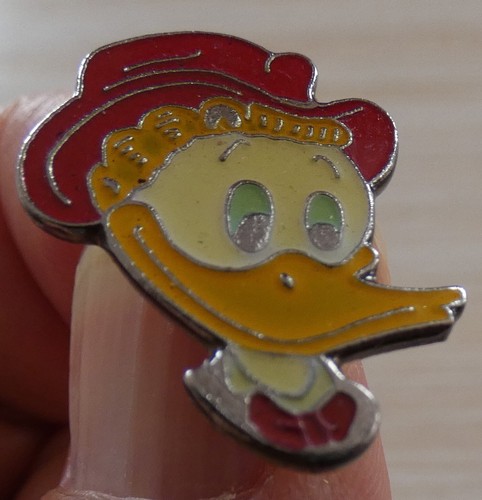 Beau pin disney gontran - pin's,