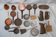 Eléments de dinette en fer blanc, grès,