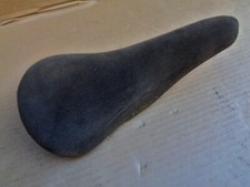 Selle vélo course vintage dessus Daim marque ITALIA SPRINT .