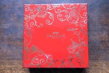 * BOÎTE A MACARONS VIDE CARREE EN CARTON DE CHEZ DALLOYAU PARIS