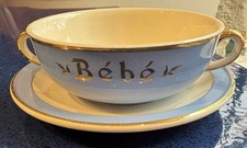 Assiette Et Soucoupe Villeroy Et Boch, Modèle Orléans bleu. Inscription « Bébé »