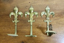 lot de trois magnifique patère en métal couleur doré porte manteau en fleur lys