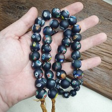 Chapeau de perles en verre de