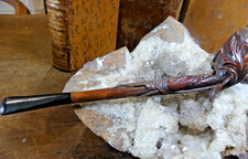 longue pipe en bois sculpté