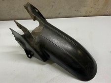 UN GARDE BOUE ARRIERE CARENAGE