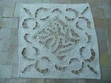 incrustation ancienne en lin et dentelle
