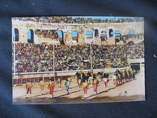 ++"088"  CPA NIMES   COURSE DE TAUREAUX AUX ARENES . LA PASEO
