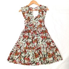 Robe courte fleurie pour