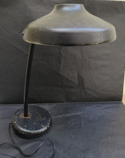 Lampe de créateur 1950 Laque noire Hauteur 48 cms abat jour diamétre  30 cms