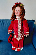 BELLE ET GRANDE POUPEE