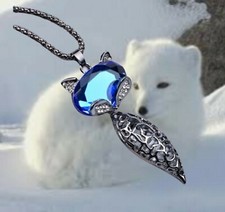 Collier pendentif tête de - -,
