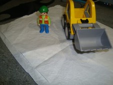 PLAYMOBIL CHANTIER PETIT BULL-DOZER AVEC 1 BONHOMME TRES BON ETAT