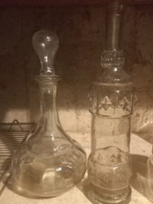 Lot de deux anciennes carafes