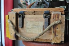 Caisse à munitions militaire en bois