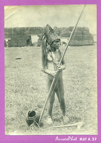 Pygmée indigene amerindien - ,